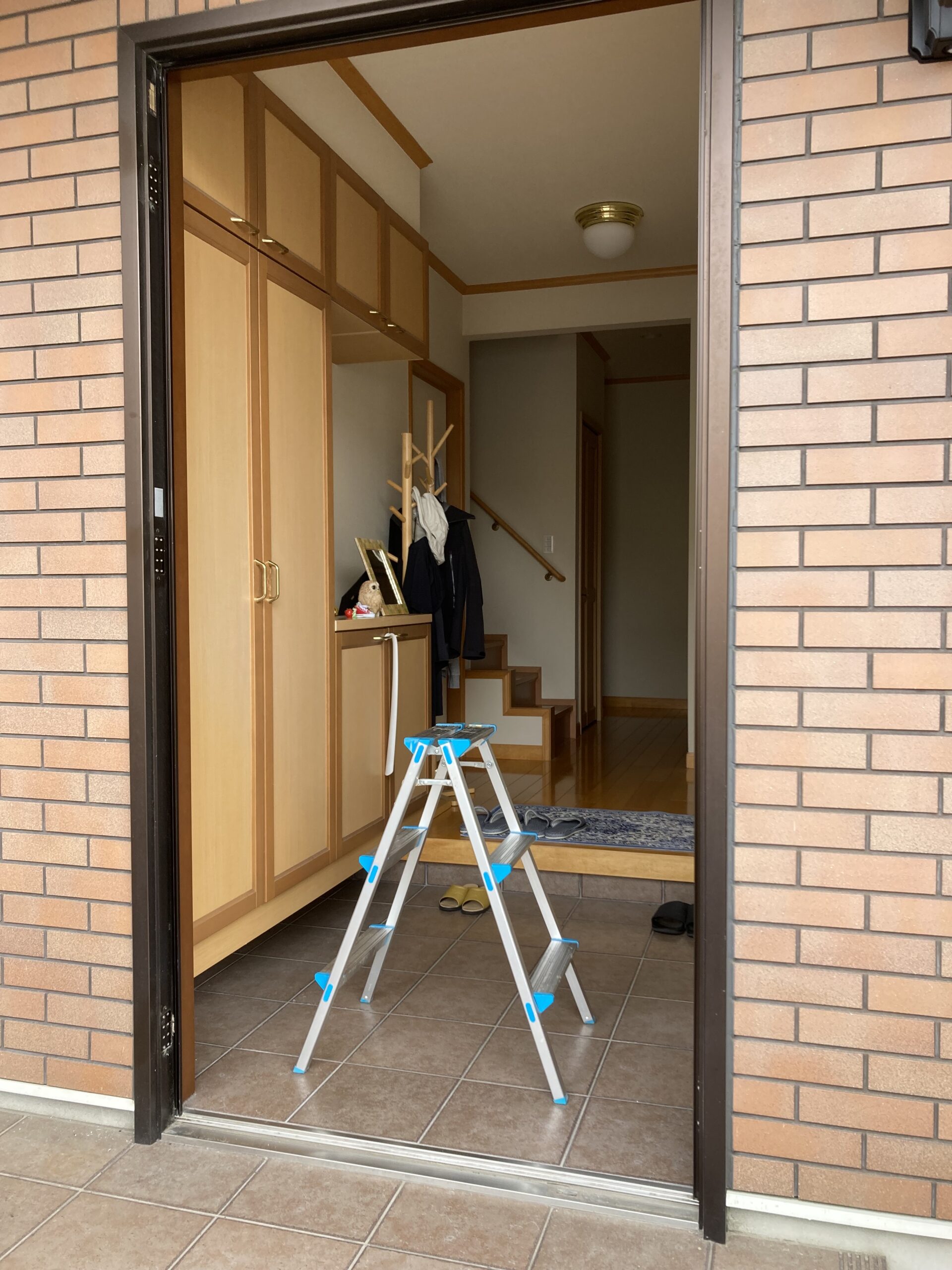 名古屋西区の戸建住宅にて、YKKAPドアリモを使用し玄関ドア交換工事を行いました。【株式会社吉川商会】